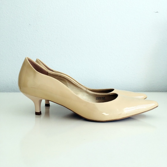 Tahari Patent Pointed Kitten Heels - Picture 3 of 7